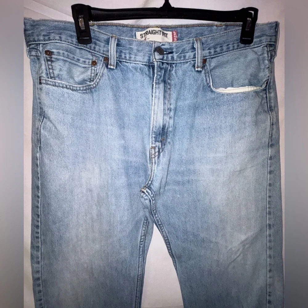 Men’s Levi's Classic Light Blue Straight Jeans - Picture 4 of 7